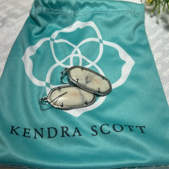 Kendra Scott Earrings Elle Howlite white gray silver - Picture 4 of 9